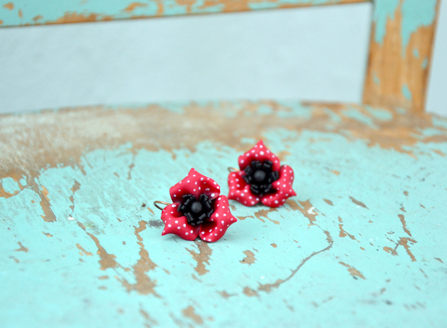 Poppy flower polymer clay earrings 1